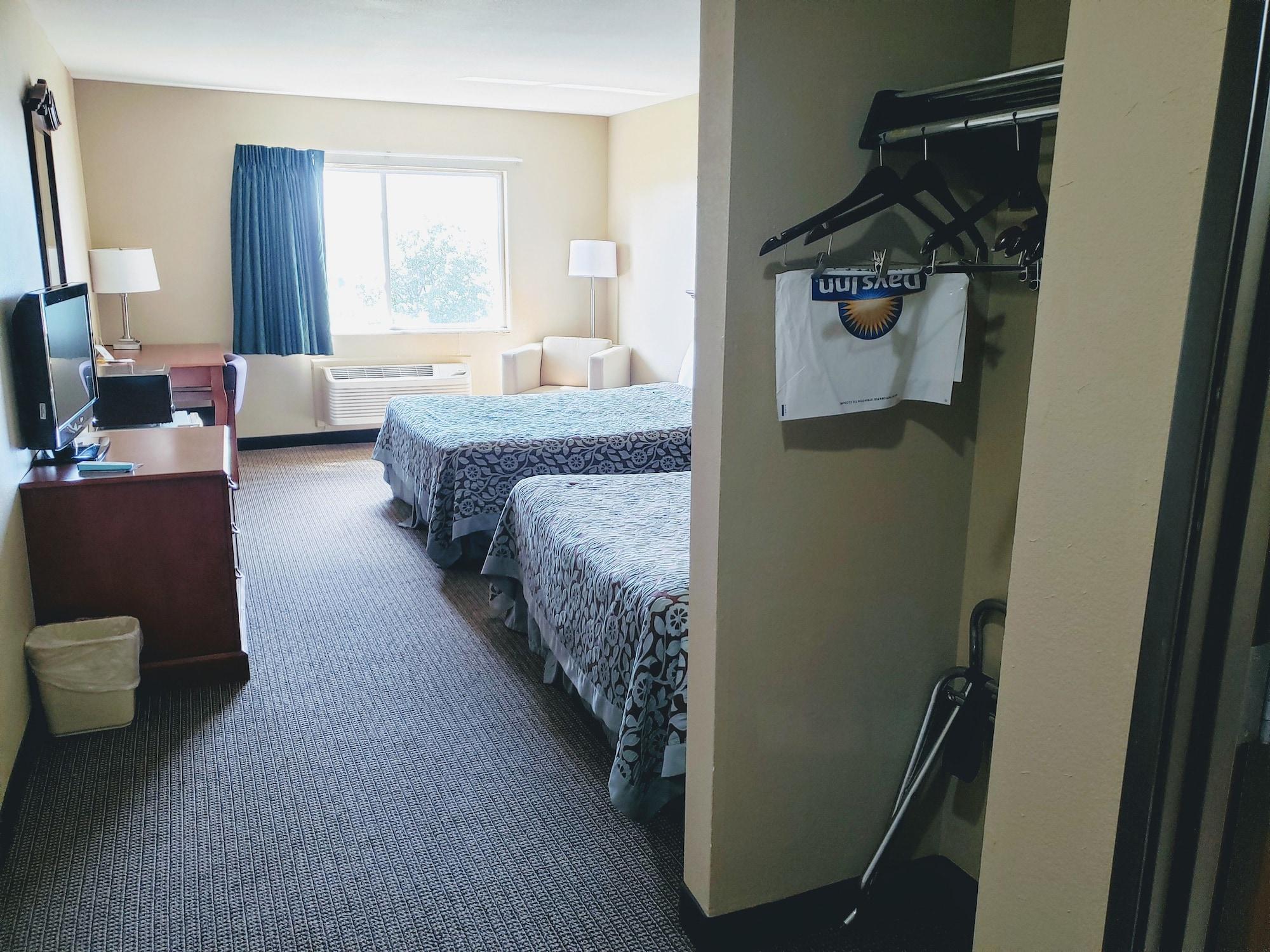 Days Inn & Suites By Wyndham Of Morris Dış mekan fotoğraf
