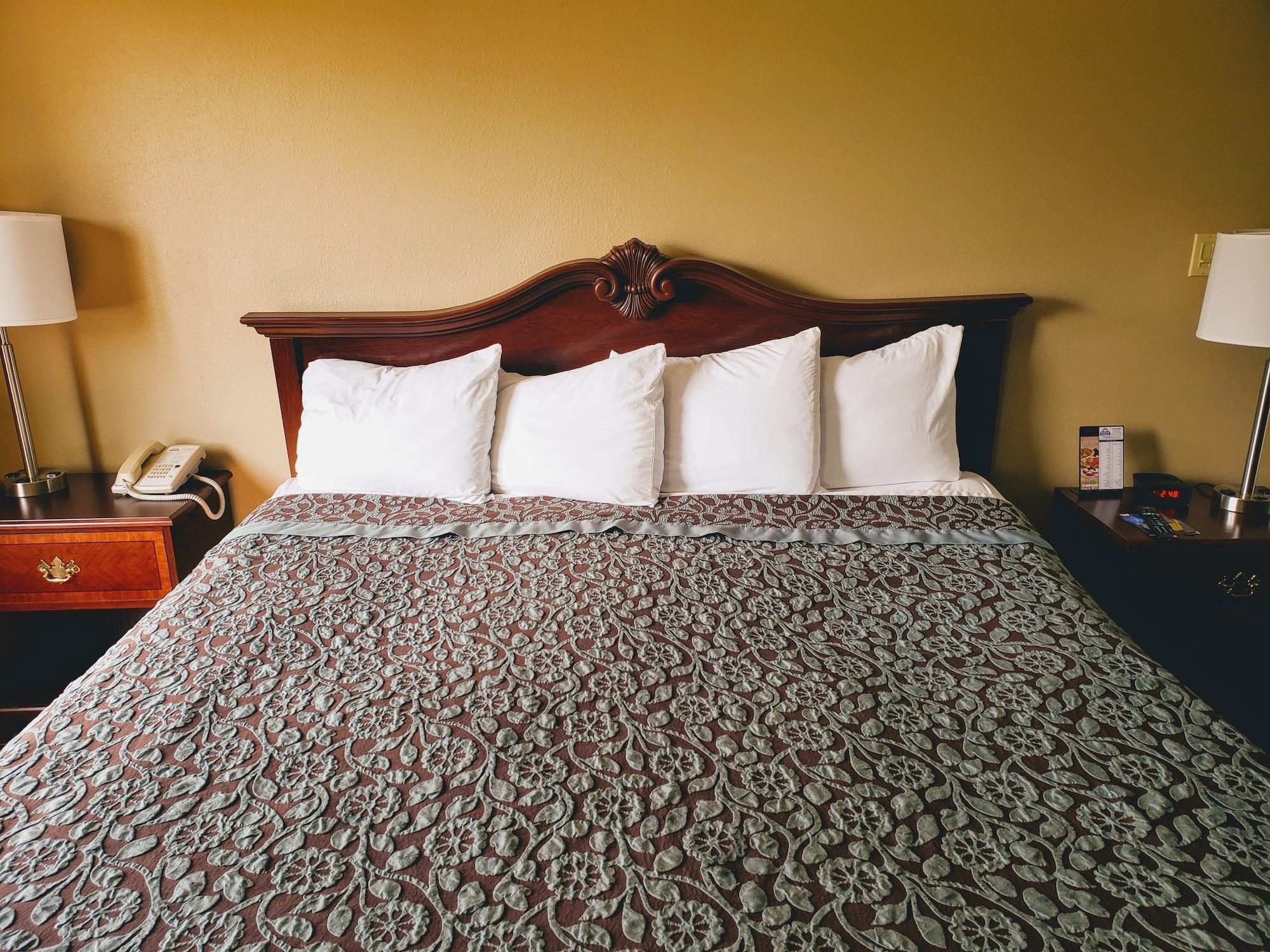 Days Inn & Suites By Wyndham Of Morris Dış mekan fotoğraf