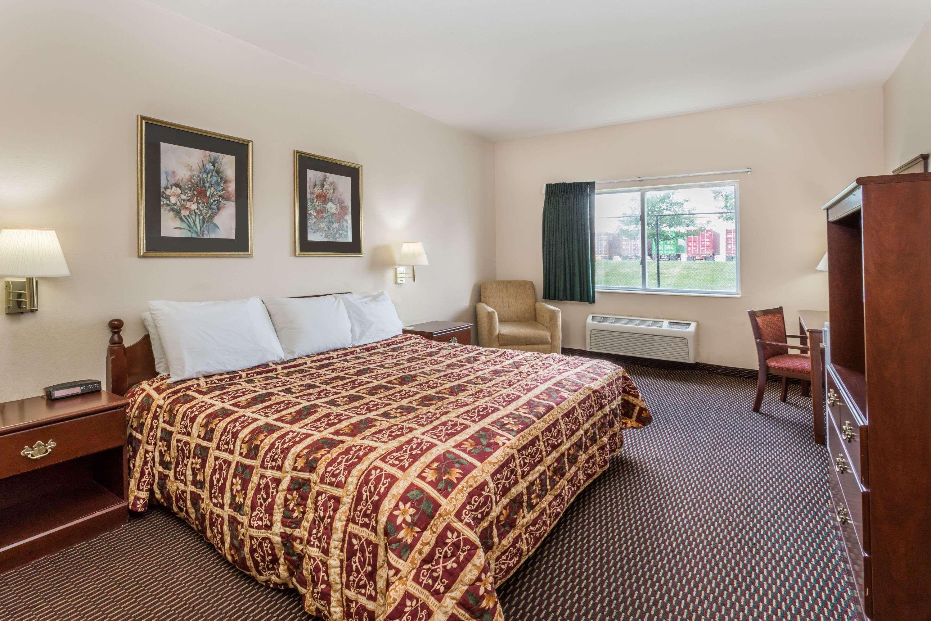 Days Inn & Suites By Wyndham Of Morris Dış mekan fotoğraf