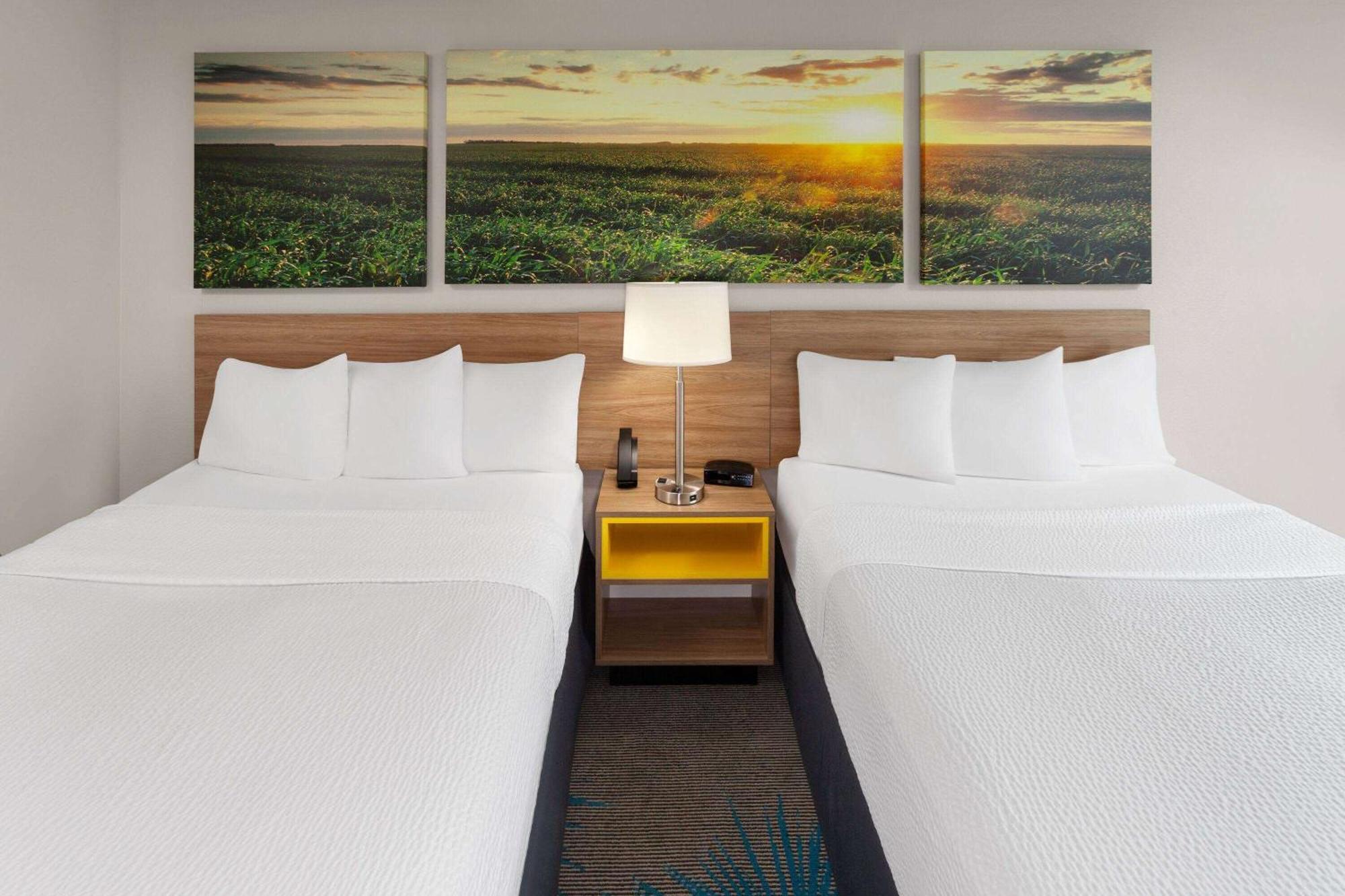 Days Inn & Suites By Wyndham Of Morris Dış mekan fotoğraf