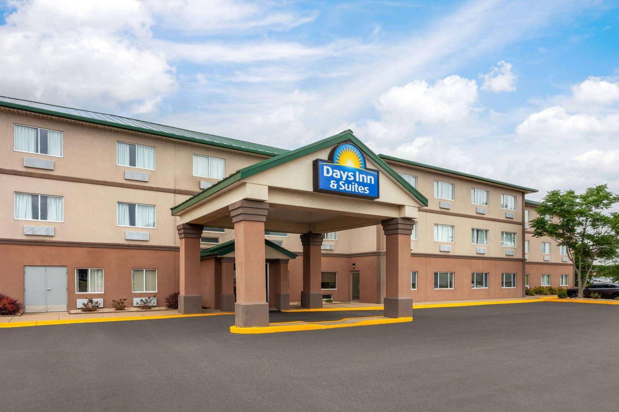 Days Inn & Suites By Wyndham Of Morris Dış mekan fotoğraf