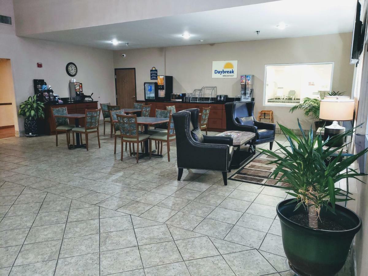 Days Inn & Suites By Wyndham Of Morris Dış mekan fotoğraf